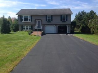 20 Lasalle Dr, Bangor, ME 04401
