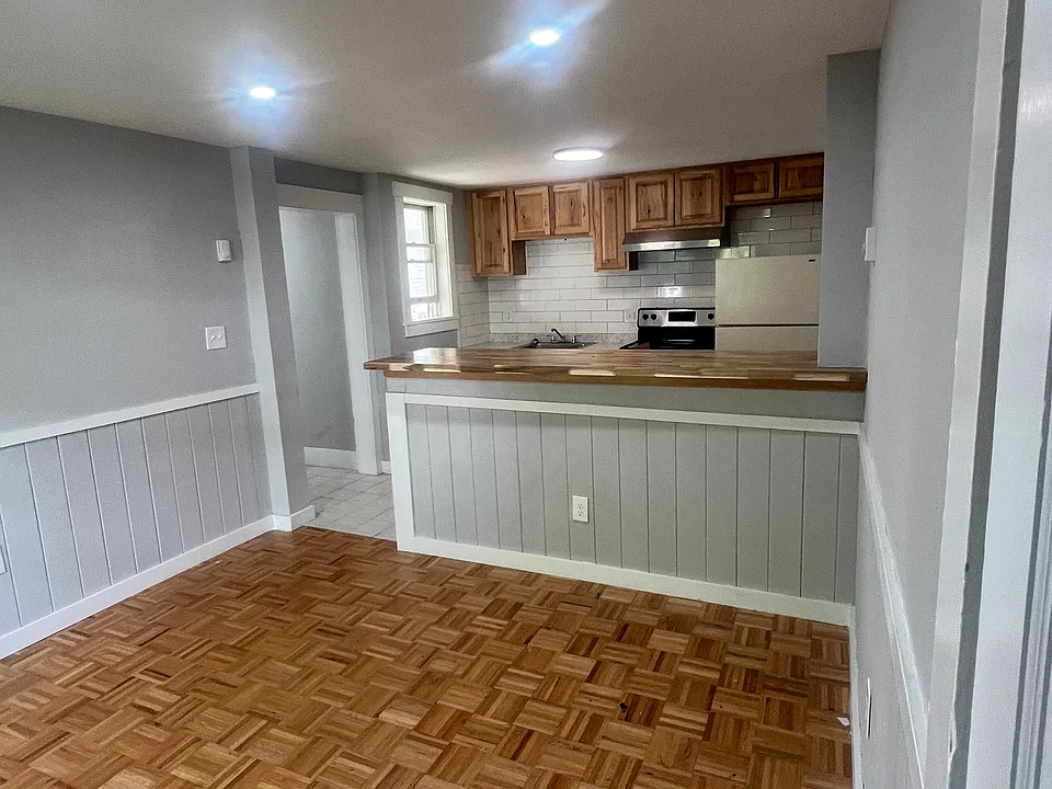 34 Grove St #C