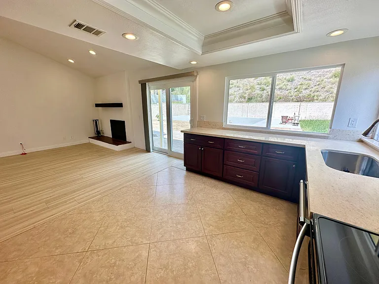 2818 Joaquin Dr — Photo 10