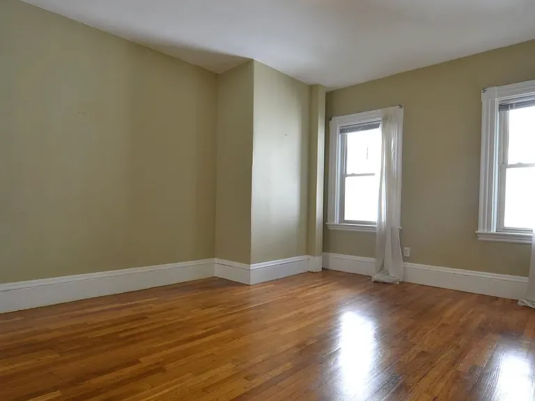 22 Brooks St #22 — Photo 3