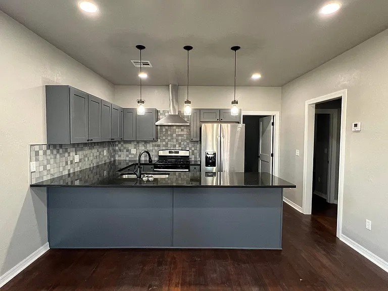 1723 2nd St — Photo 9