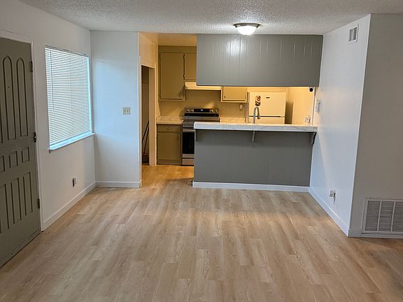 3rd image of 7408 Franklin Blvd APT 1