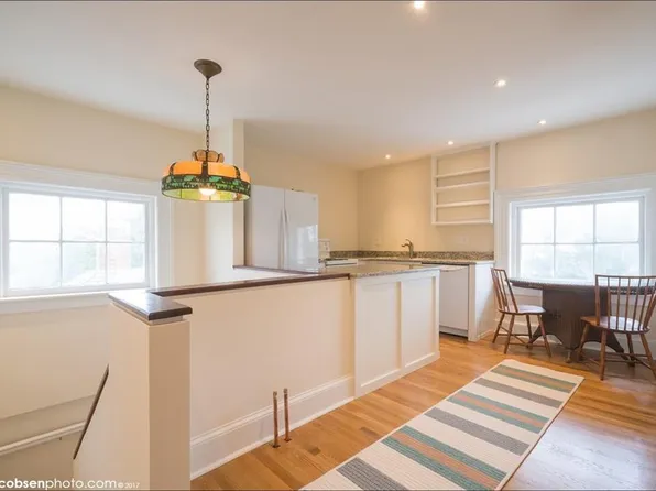 6 Restmere Ter, Middletown, RI 02842