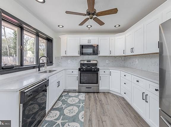 3rd image of 745 Dartmouth Dr