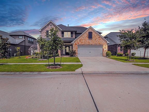 2nd image of 24906 Lakecrest Park Dr