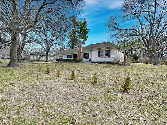 2nd image of 9709 State Line Rd