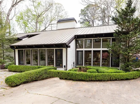 1165 Regency Rd NW, Atlanta, GA 30327