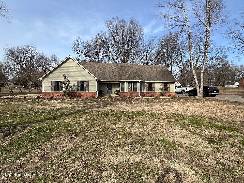1st image of 3830 Hillsdale Dr