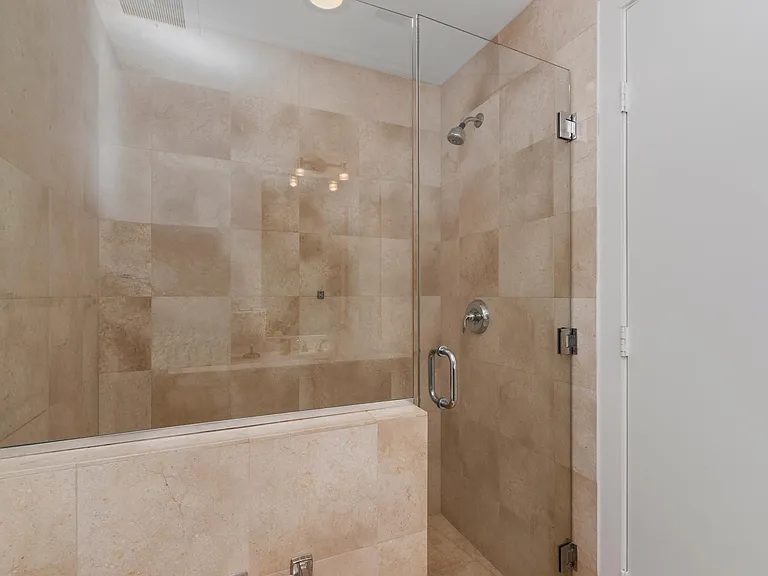 1060 Brickell Ave #2207 — Photo 7