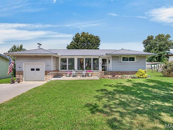 2nd image of 365 Fairfax Dr