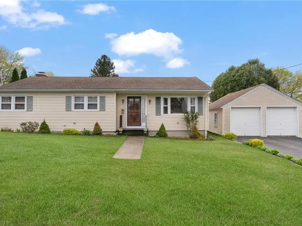 70 Silver Spring Ave E, Riverside, RI 02915