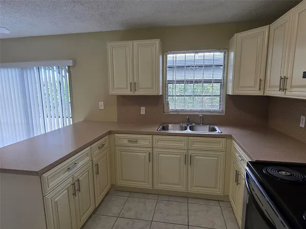 309 NE 169th St, North Miami Beach, FL 33162