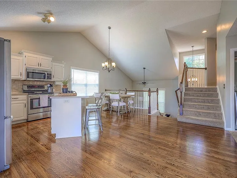 15619 S Brougham Dr — Photo 13