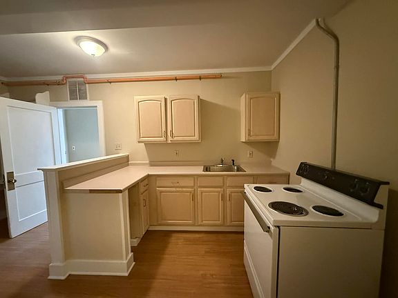4th image of 44 Central Sq Ste 204