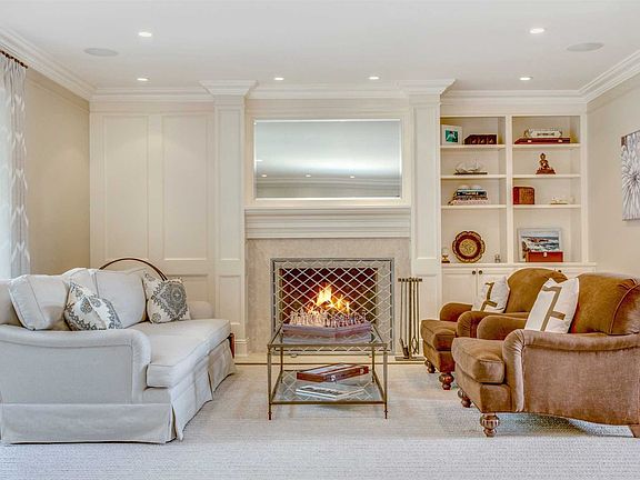 4th image of 2 Dogwood Ln