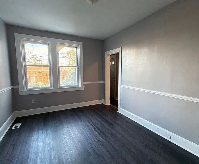 3999 Ridgewood Ave — Photo 2