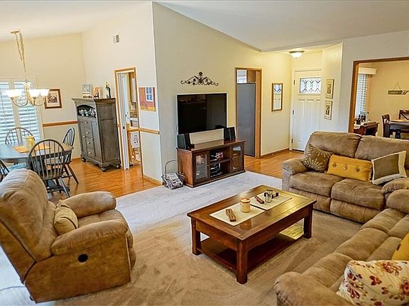 4th image of 26024 Manzano Ct