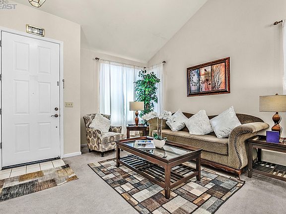 3rd image of 34894 Herringbone Way