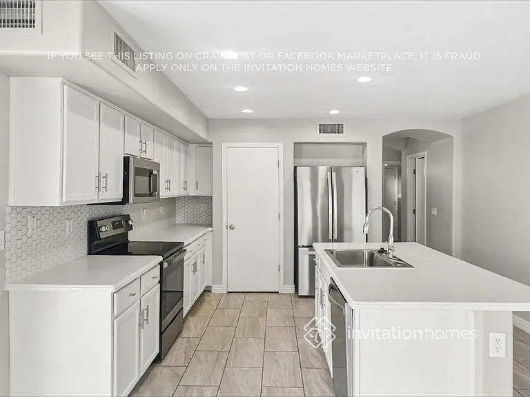 25541 W Pioneer St — Photo 16