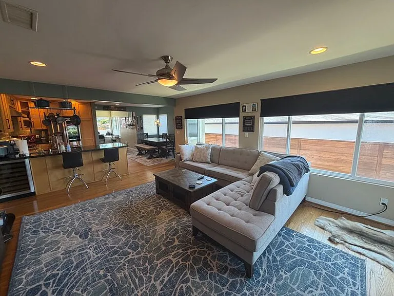 3628 Lloyd Pl — Photo 6