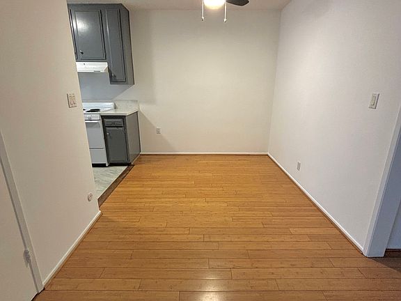 4th image of 2042 N Beachwood Dr #15