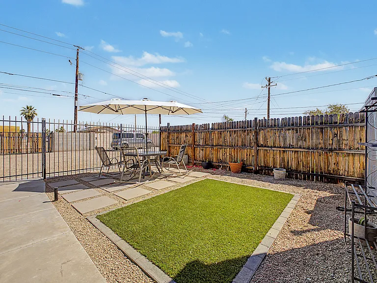 1150 E Pierce St #1 — Photo 14