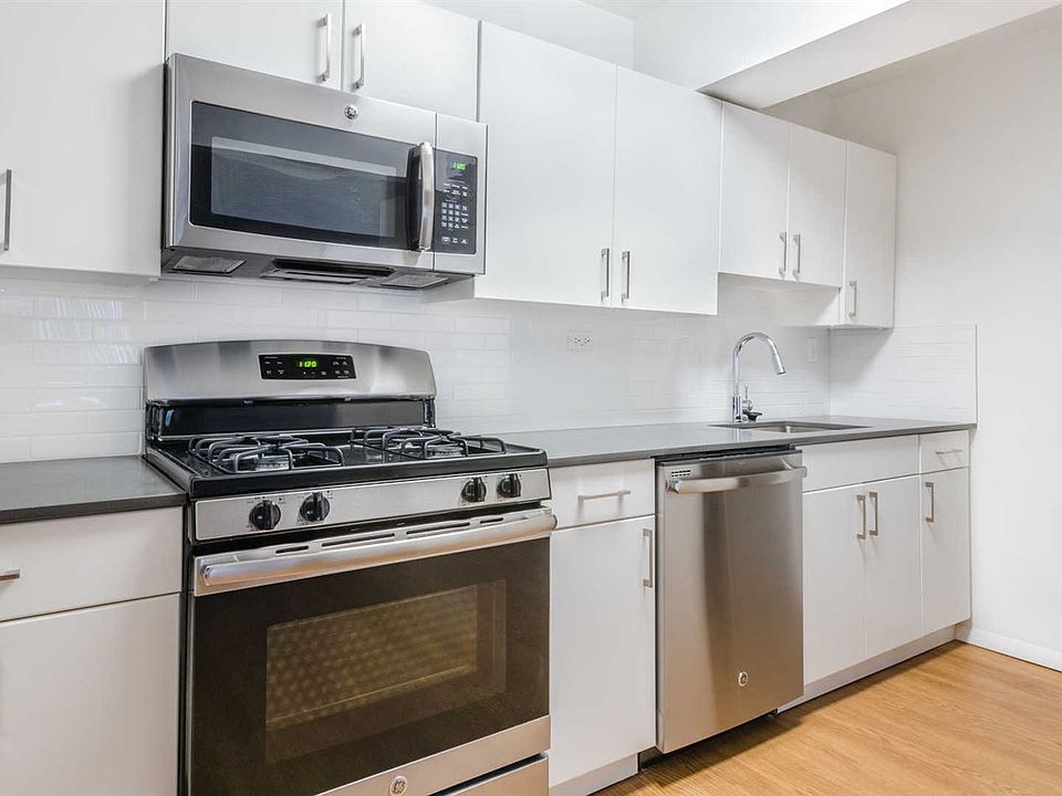 emerson-place-apartments-kitchen
