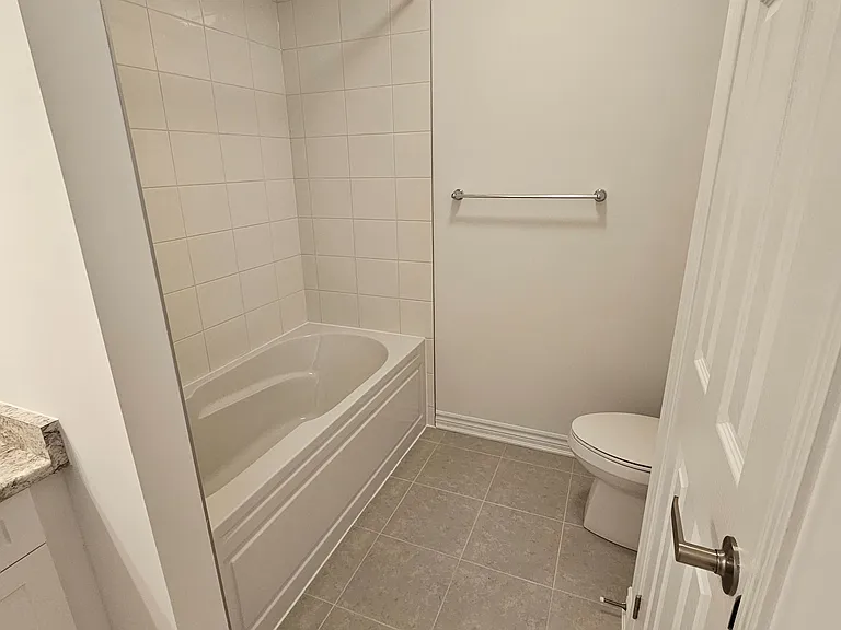 879 Amand Dr — Photo 20