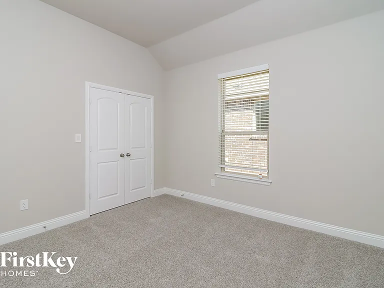 109 Independence Dr — Photo 13
