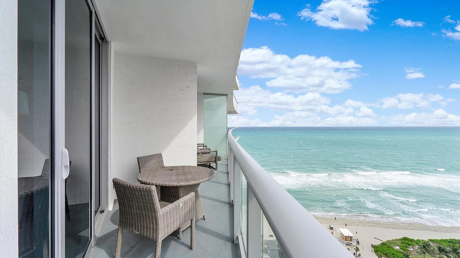 2 bed, 2.0 bath, 1248 sqft, $9,048 — Photo 4