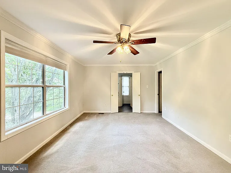 70 Dorothy Ln — Photo 20