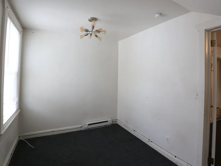 193 Lafayette Ave — Photo 4