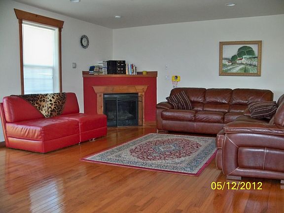 3rd image of 10109 3rd Ave NW