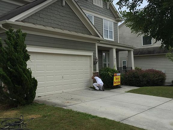 3rd image of 909 Idlewood Dr