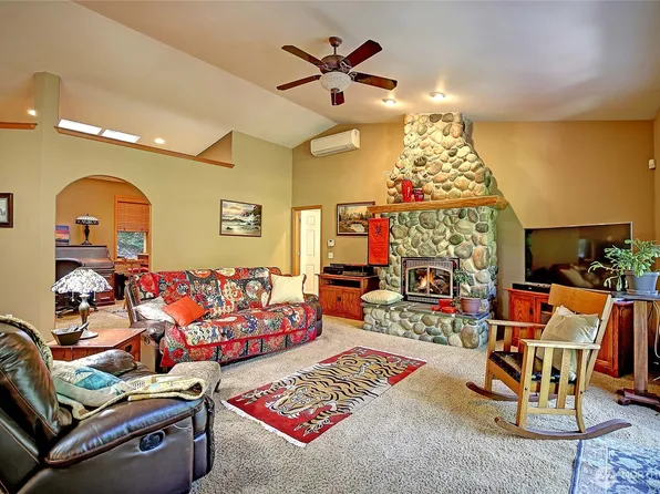 628 N Sunset Drive, Camano Island, WA 98282