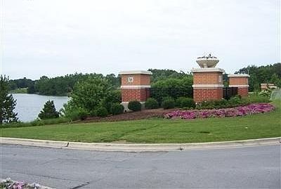 4th image of 8971 Hillside Dr