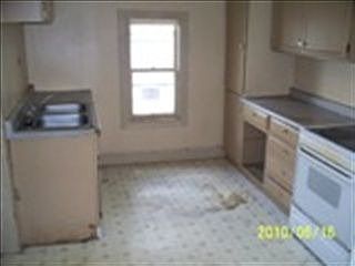 2nd image of 2002 Silver St