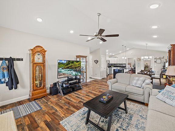 5th image of 60 Sky View Meadow Dr