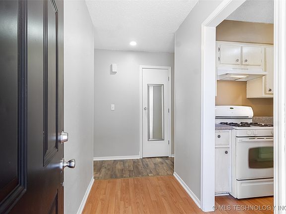 4th image of 14326 S College St