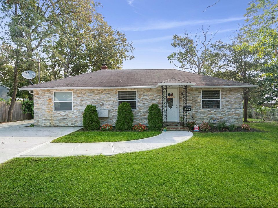 1st image of 139 Phyllis Dr
