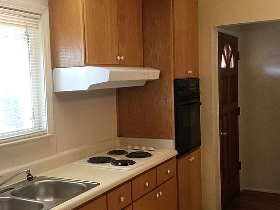 3rd image of 286 La Crosse Dr