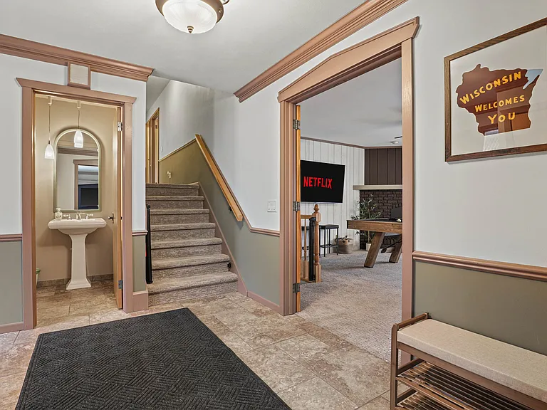 600 Woodview Dr — Photo 35