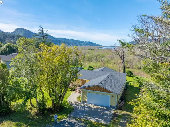 95639 Jerrys Flat Rd, Gold Beach, OR 97444