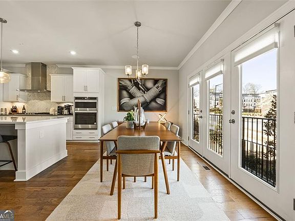 4th image of 2145 Burnside Dr NW