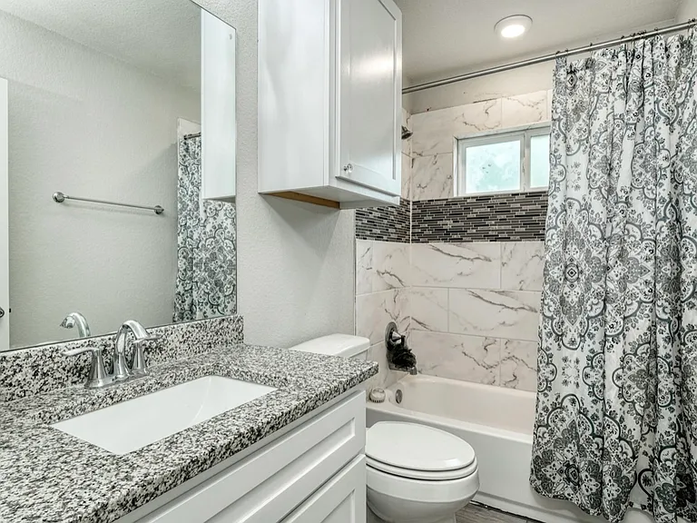 103 W Wilbarger St — Photo 11