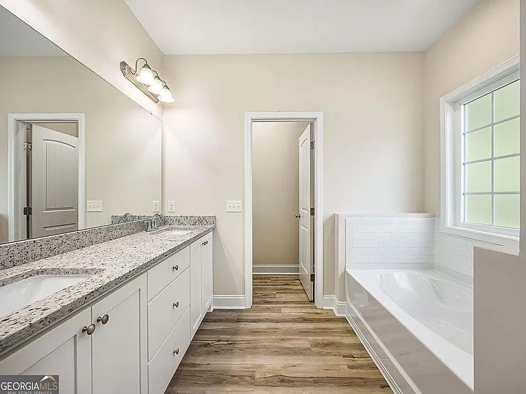 1002 Oglethorpe Ln — Photo 14