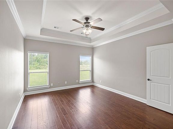 4th image of 11160 Regency Ave