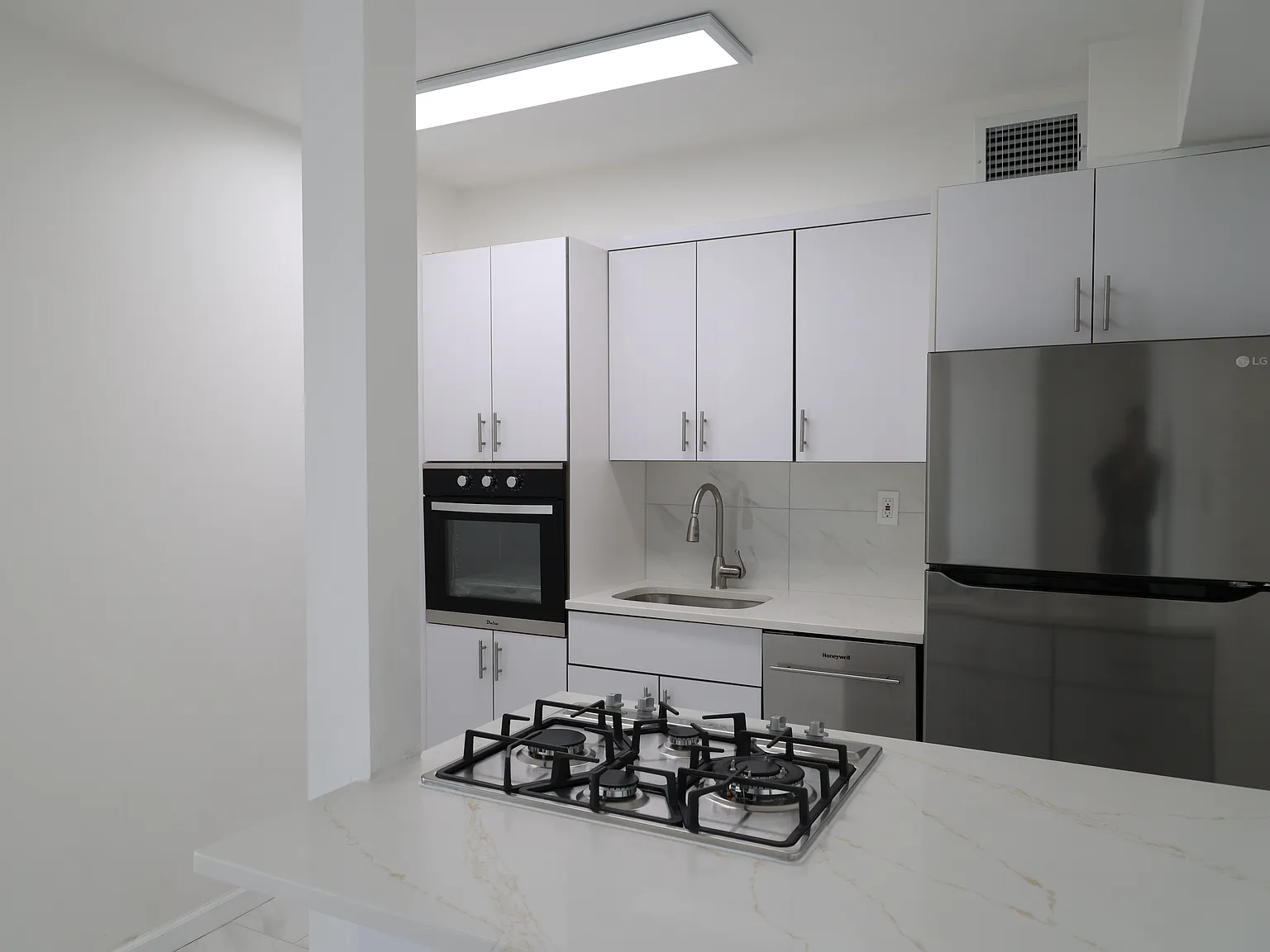 1 bed, 770 sqft, $2,800 — Photo 3