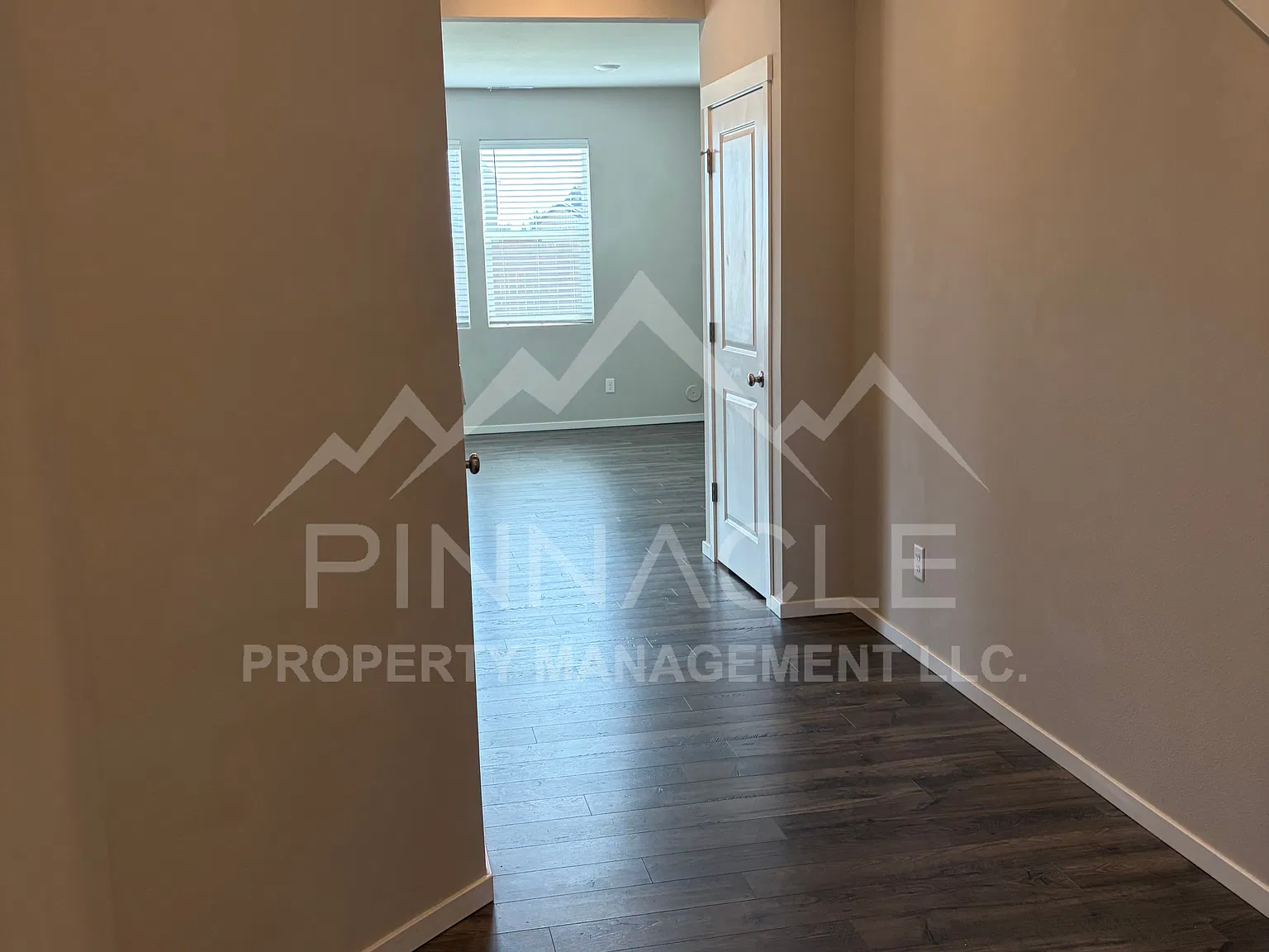4 bed, 2.5 bath, 1860 sqft, $2,700 — Photo 3