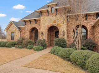 380 N Quail Run Dr, West, TX 76691